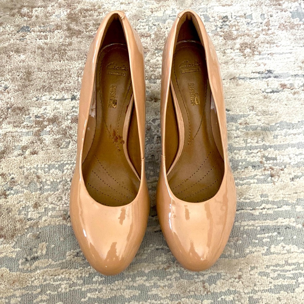 Clarks Nude heels 2.5 inches
